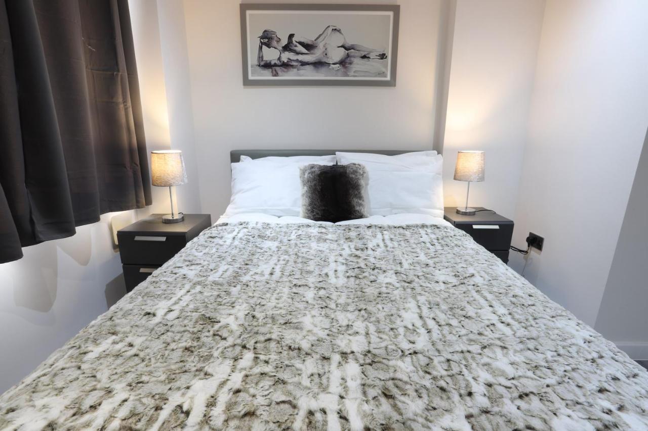 Birmingham Necairport Interchange Shortstay Homebase Bagian luar foto