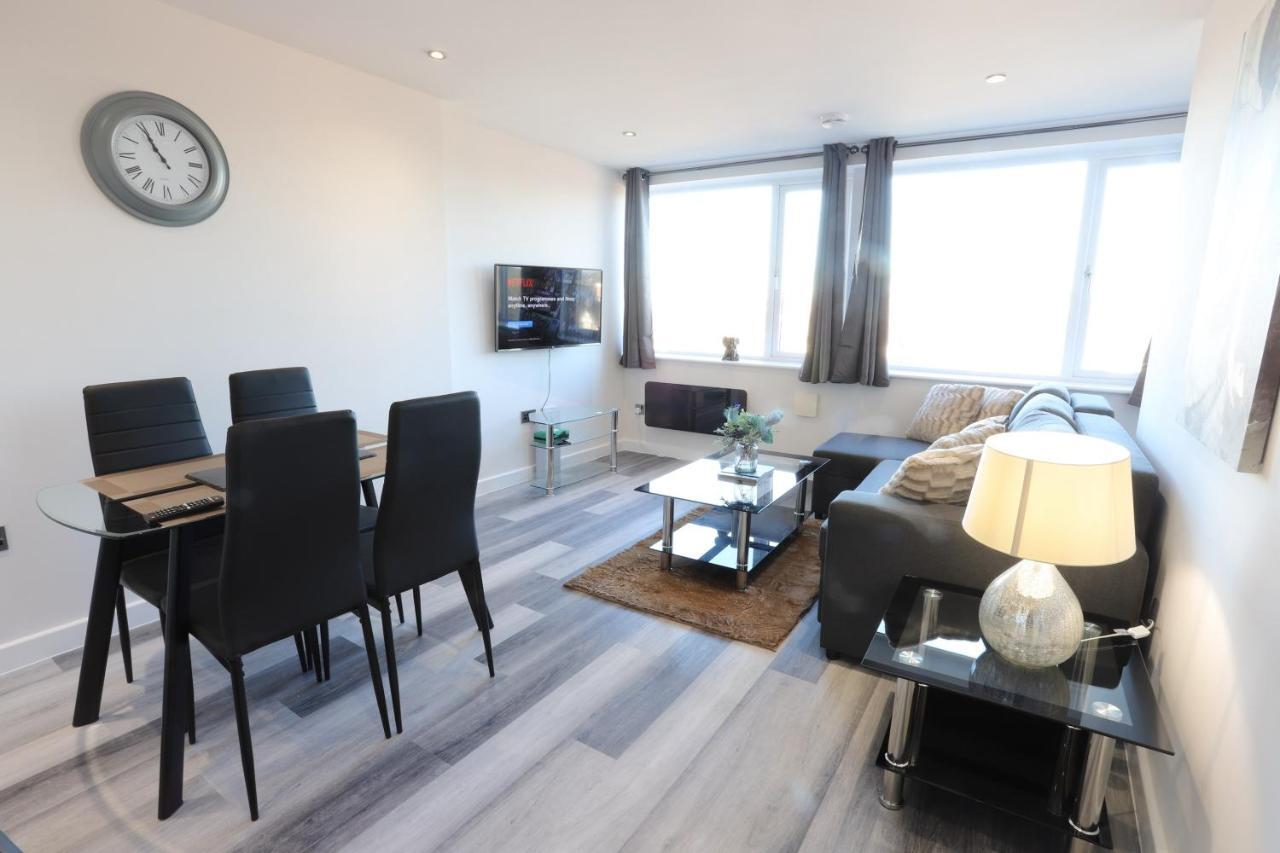 Birmingham Necairport Interchange Shortstay Homebase Bagian luar foto