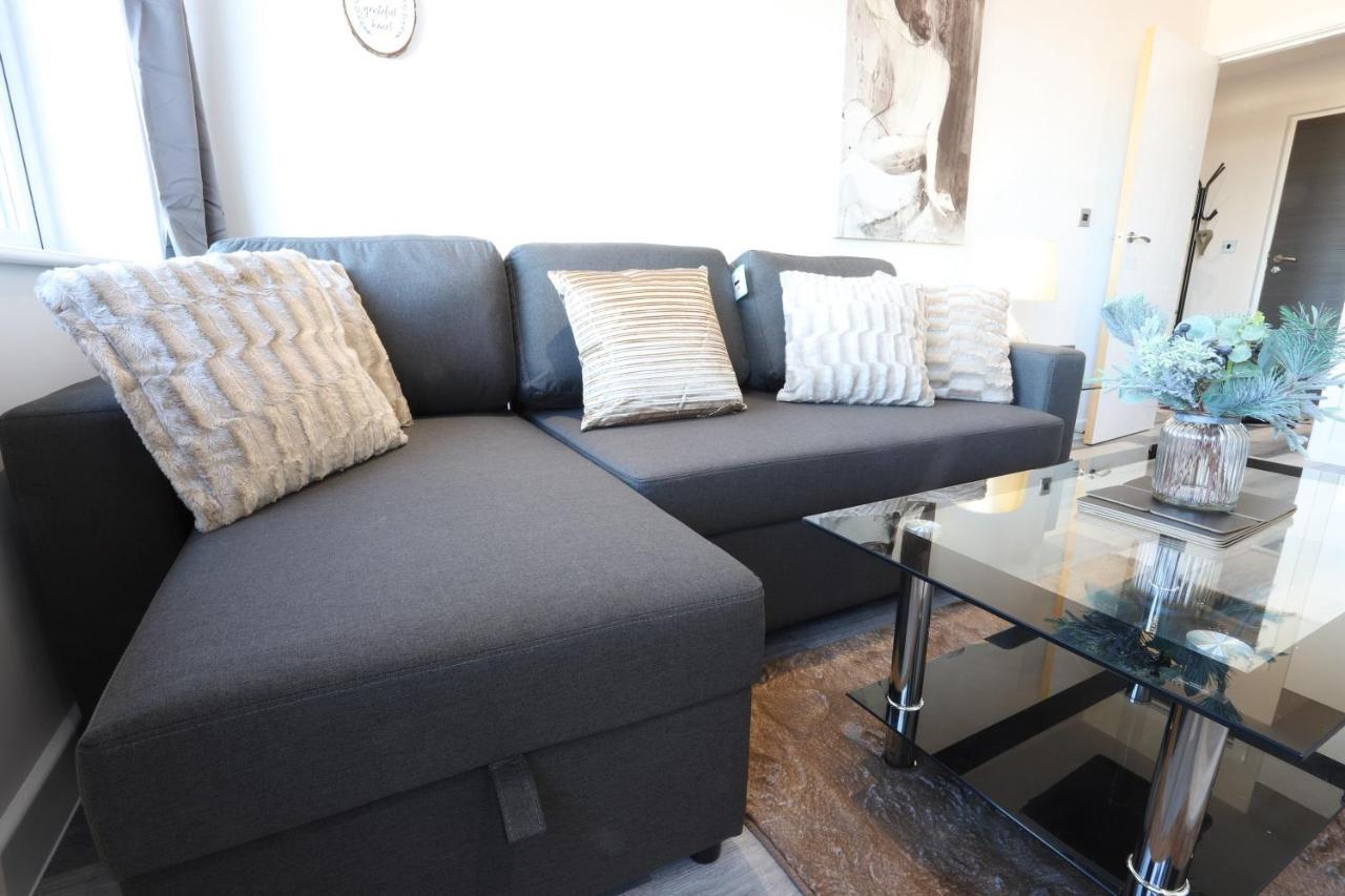 Birmingham Necairport Interchange Shortstay Homebase Bagian luar foto