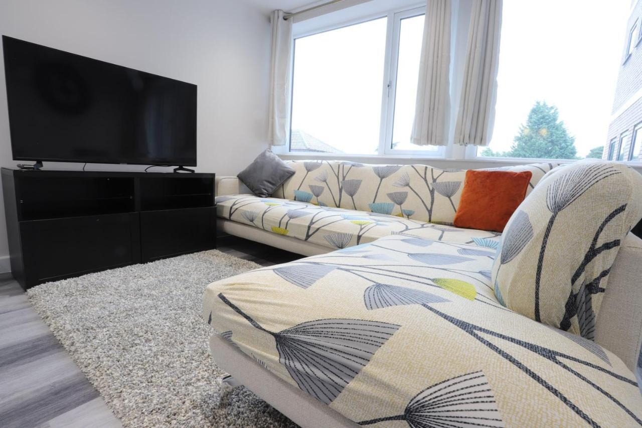 Birmingham Necairport Interchange Shortstay Homebase Bagian luar foto