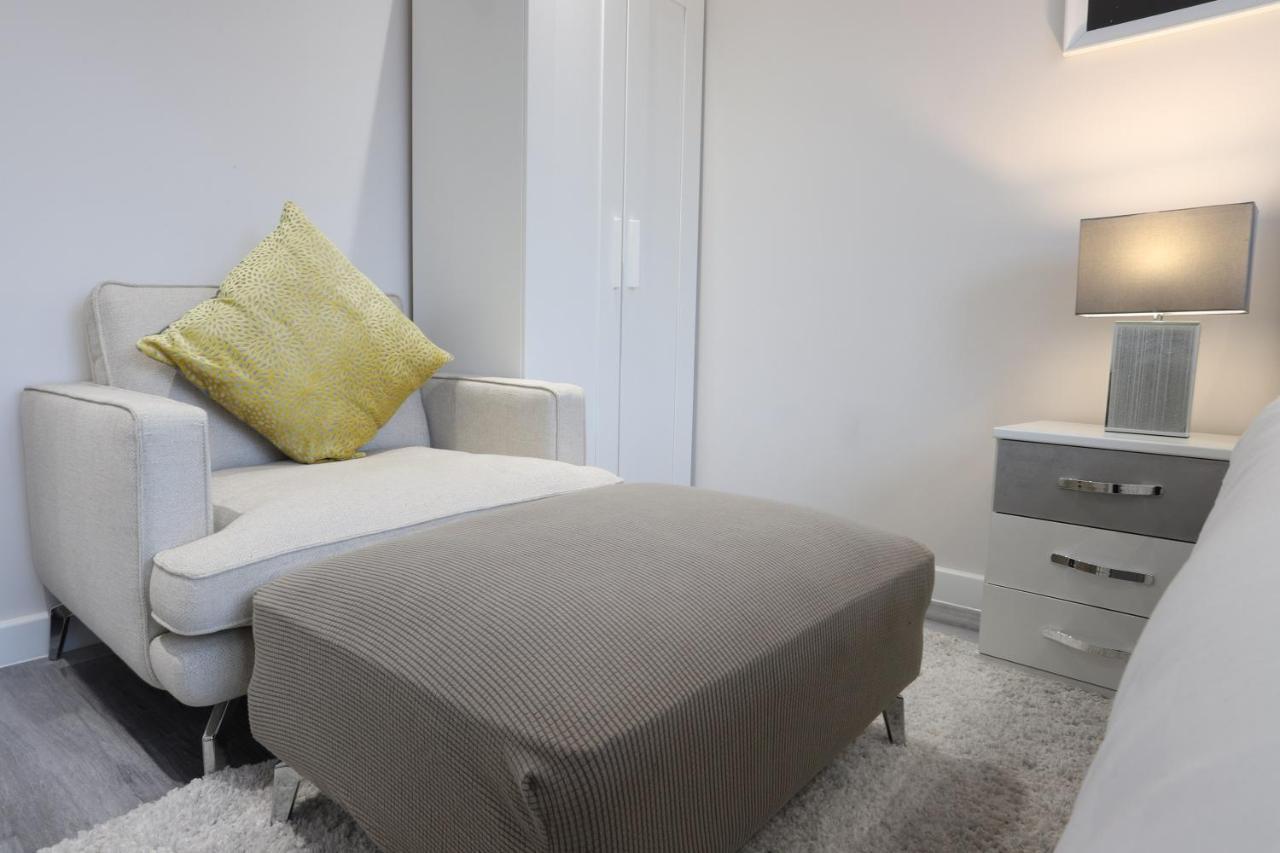 Birmingham Necairport Interchange Shortstay Homebase Bagian luar foto