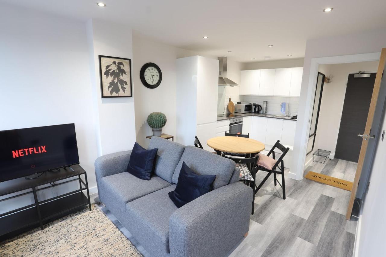 Birmingham Necairport Interchange Shortstay Homebase Bagian luar foto