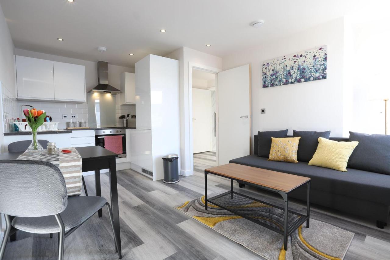 Birmingham Necairport Interchange Shortstay Homebase Bagian luar foto