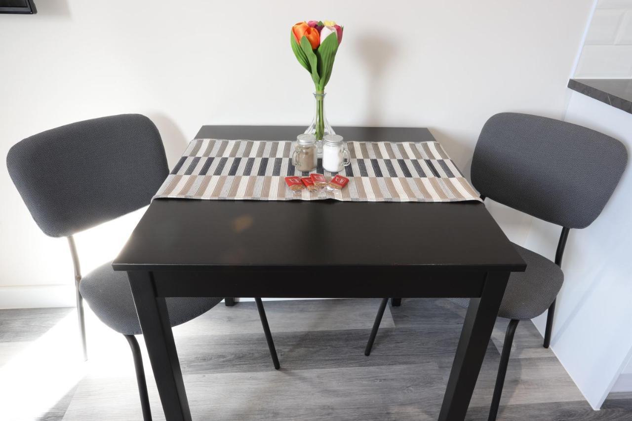 Birmingham Necairport Interchange Shortstay Homebase Bagian luar foto